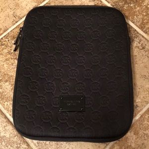 BLACK MICHAEL KORS MK TABLET CASE